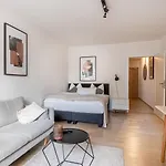 Limehome Breiter Weg *