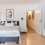 Limehome Breiter Weg *