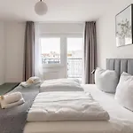 Limehome Breiter Weg *