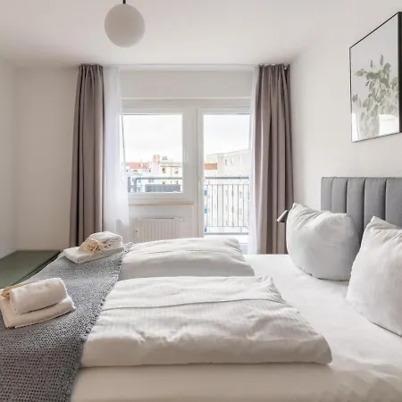 Limehome Breiter Weg *